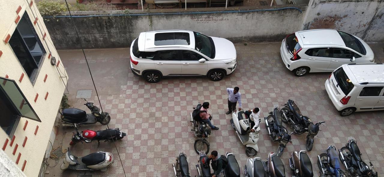 Shiv Sai Dormitory Vadodara Esterno foto