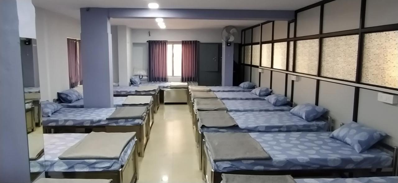 Shiv Sai Dormitory Vadodara Esterno foto